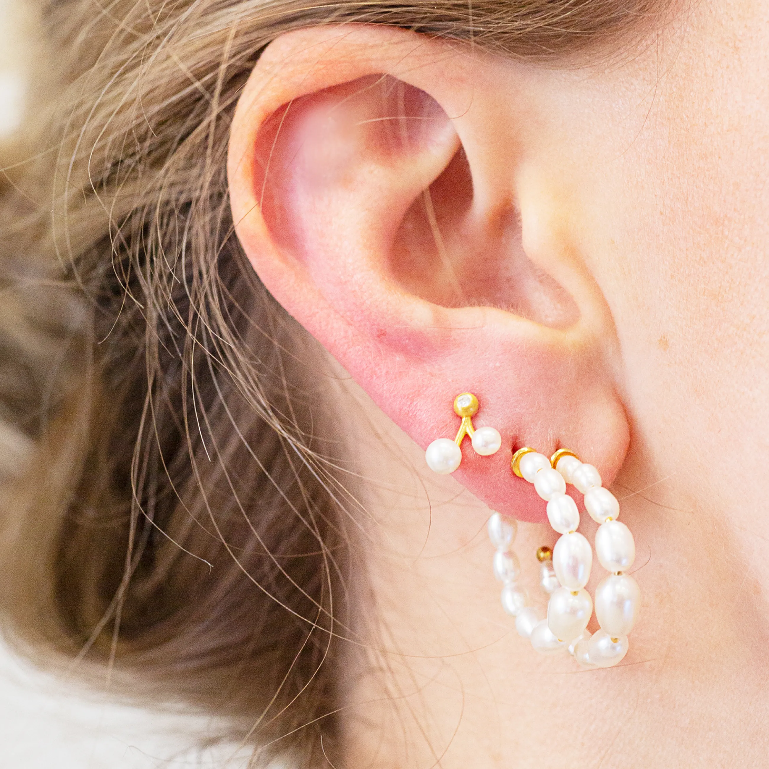 byBiehl® Danmark Aura Pearl Hoop 14K forgyldt sølv Best