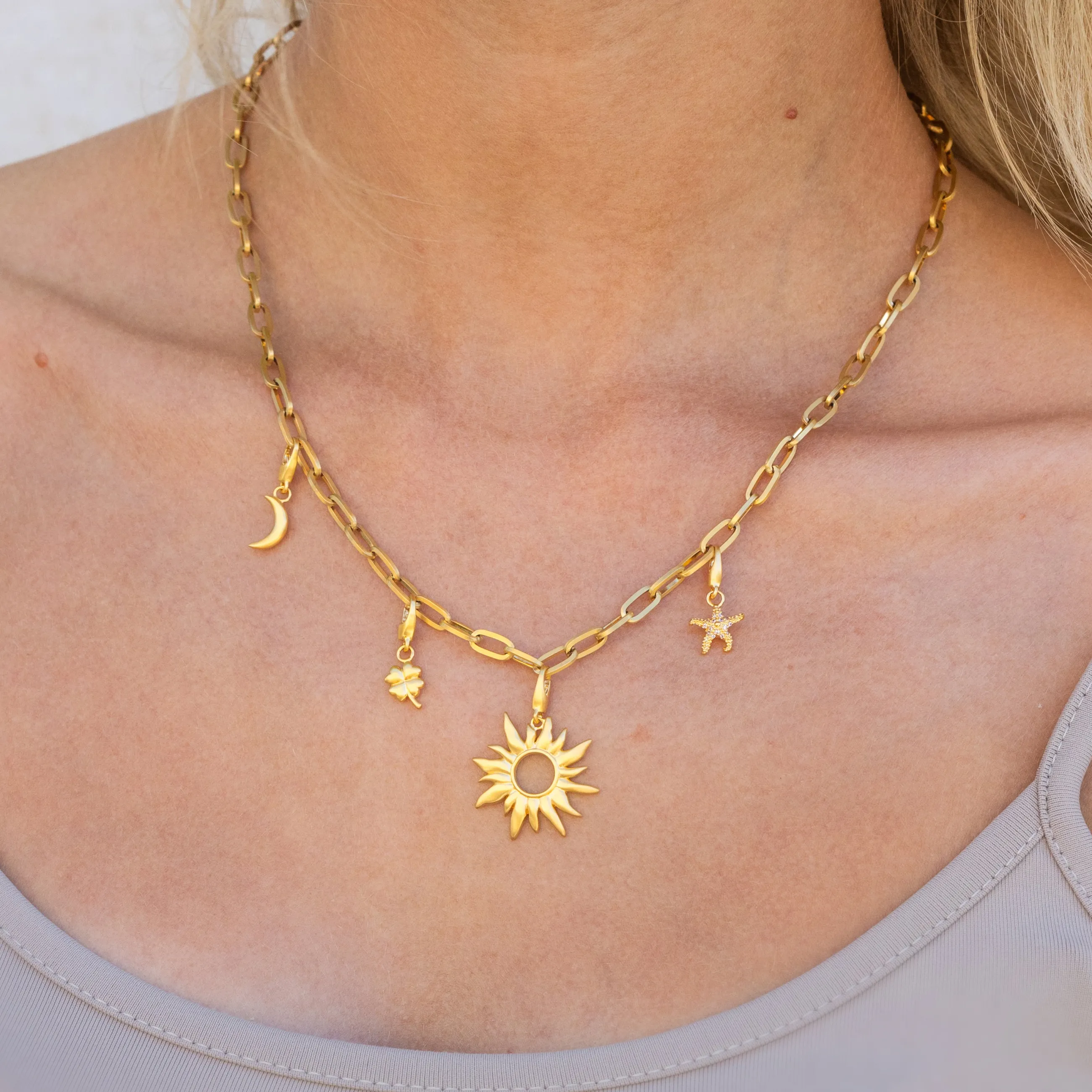 byBiehl® Danmark Moon Charm 14k guldbelagt Sale