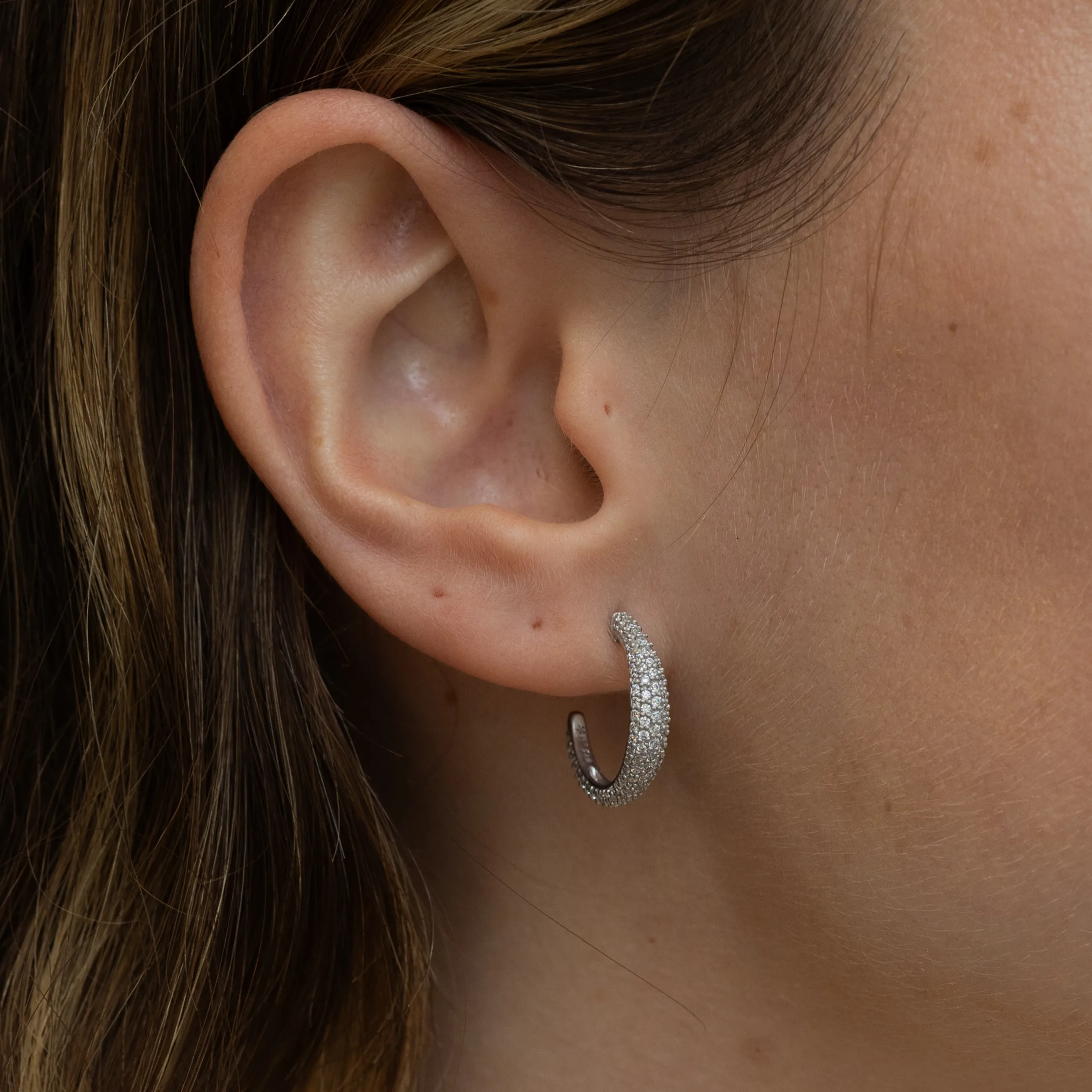 byBiehl® Danmark Ocean Flow Sparkle Hoops Medium Sterling sølv / Zirkonia Store