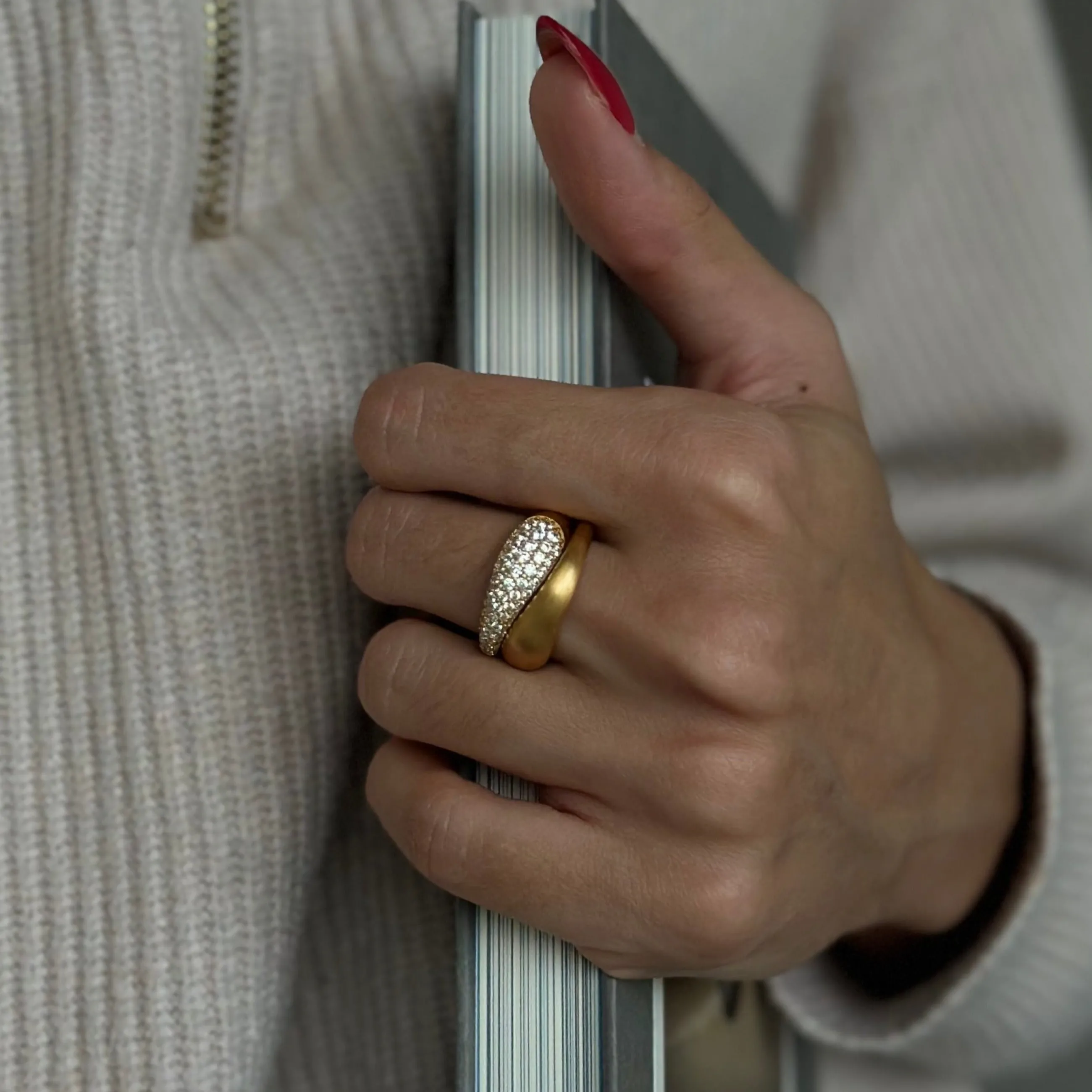 ocean_flow_sparkle_ring_2-3.webp byBiehl® Danmark Ocean Flow Sparkle ring 14K forgyldt sølv / Zirkonia Online