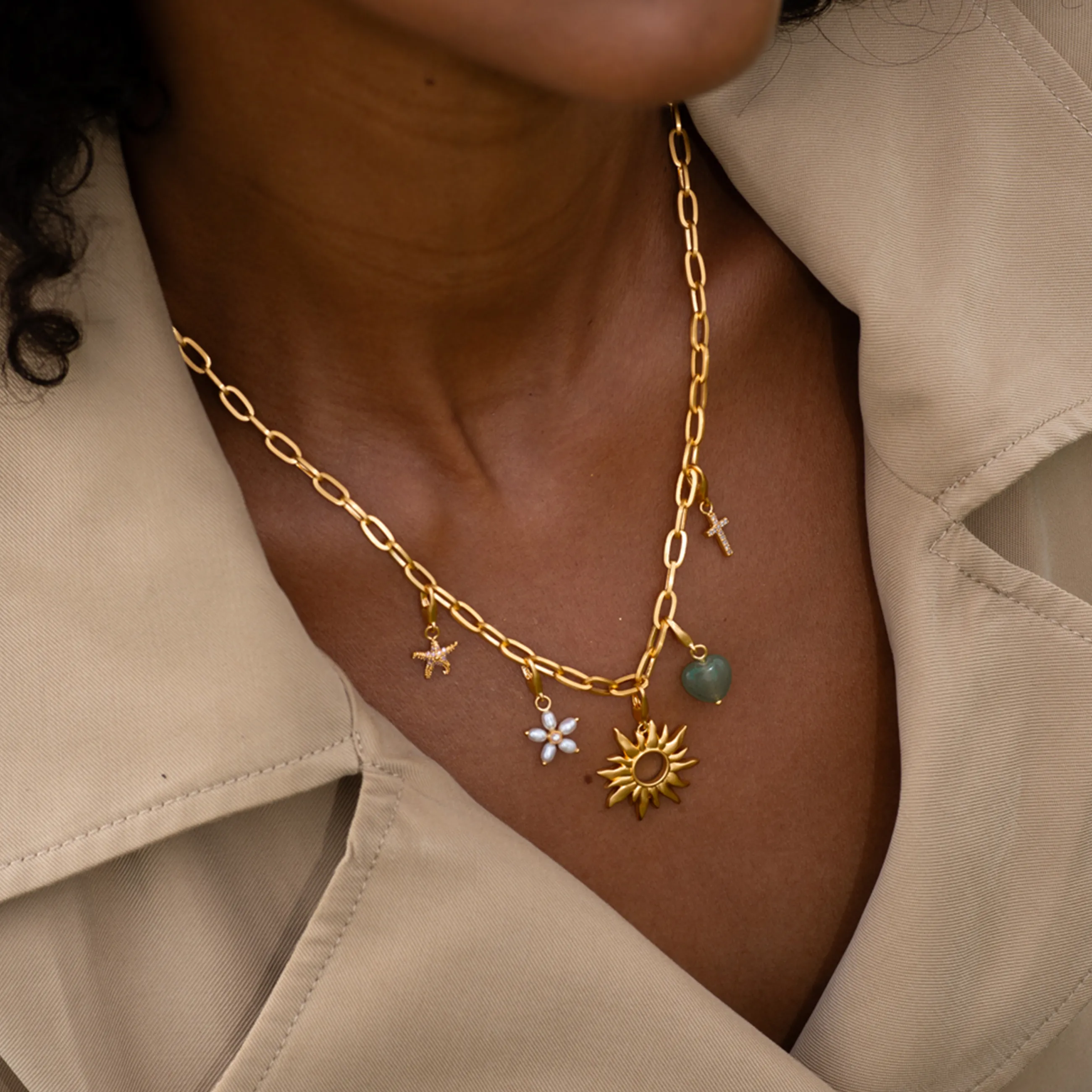 pearl_signature_charm_2-2.webp byBiehl® Danmark Pearl Signature Charm 14k guldbelagt Hot